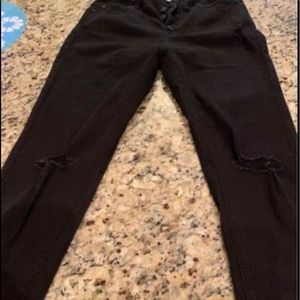 I have a pair of like new kancan jeans.